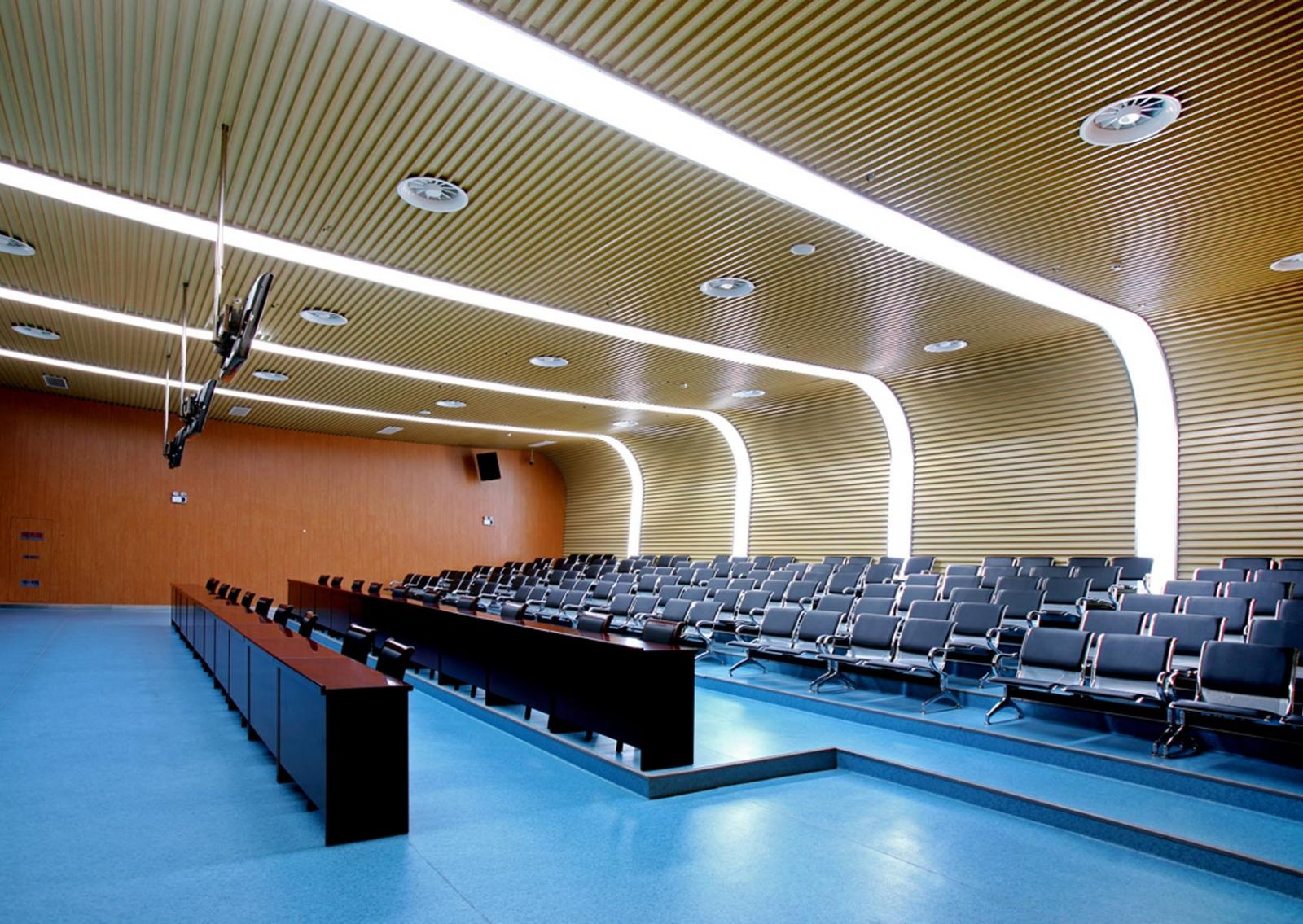 Tấm Trần & Tuờng nhom M-140-Shaped (2)